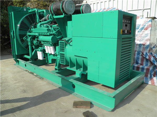 陇南出租发电机 发电机组厂家：柴油发电机组的控制屏的作用是什么？