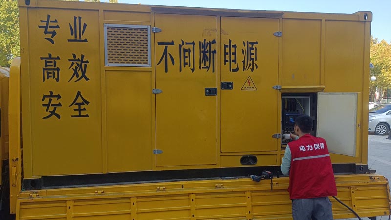 陇南柴油发电机组和UPS电源配合使用时，如何避免切换过程中的电力中断？